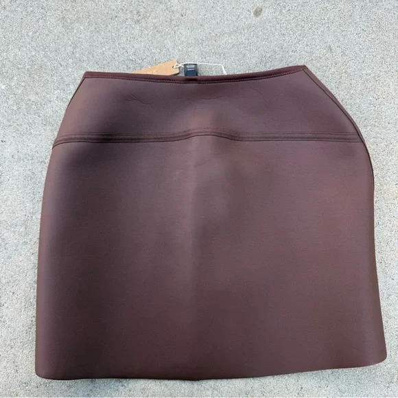 NWT SKIMS Rubberized Scuba Coverup Swim Skirt Medium M Cocoa Brown Sexy Beach - Picture 3 of 9